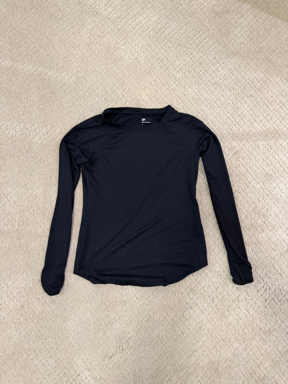 Women’s Long-Sleeve Black Performance Shirt